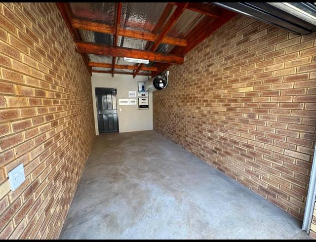 2 BEDROOM TOWNHOUSE FOR SALE IN GLEN MARAIS